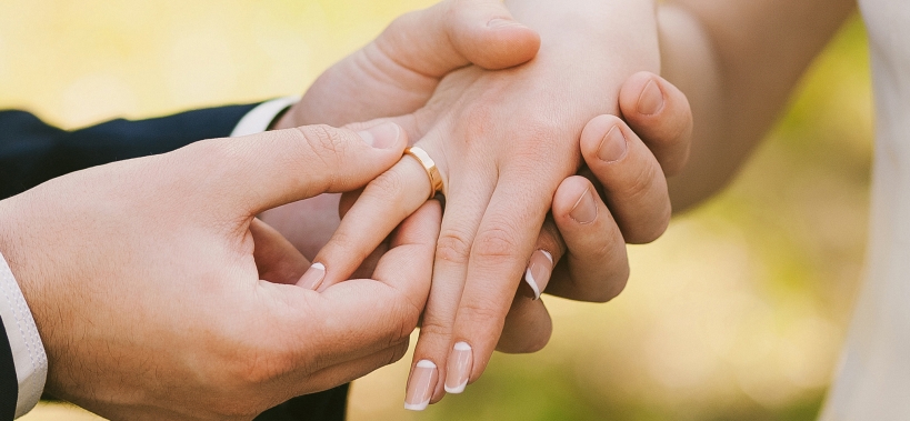Enquete do dia: um cristão pode se casar com um não cristão?