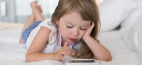 ENQUETE: seu filho tem acesso livre ao seu celular? Você controla o conteúdo que entra na sua casa? 