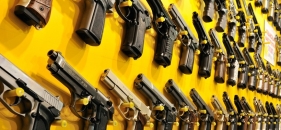 Enquete do dia: O cidadão tem o direito de poder se proteger armado?