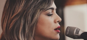  Daniela Araújo apresenta nova música, ouça “Erros e Acertos”